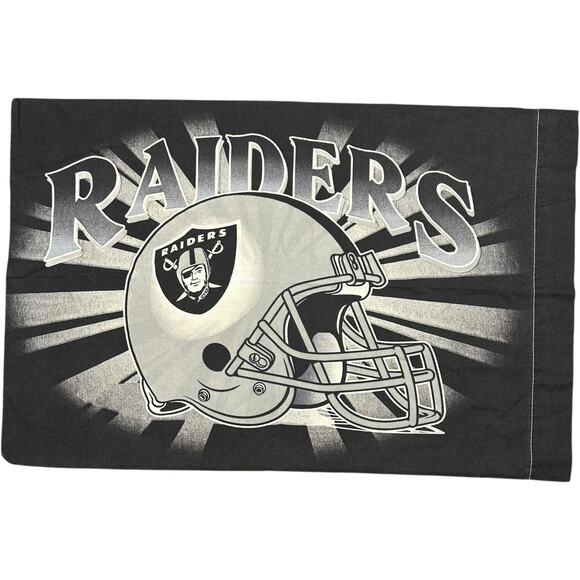 Raiders Vintage 90’s NFL Helmet Pillowcase - Picture 1 of 3